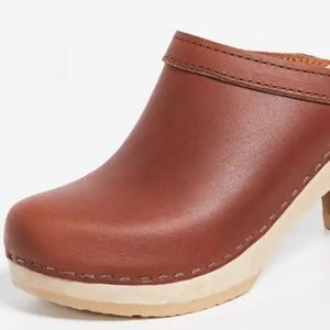 No 6 Old School High Heel Clog